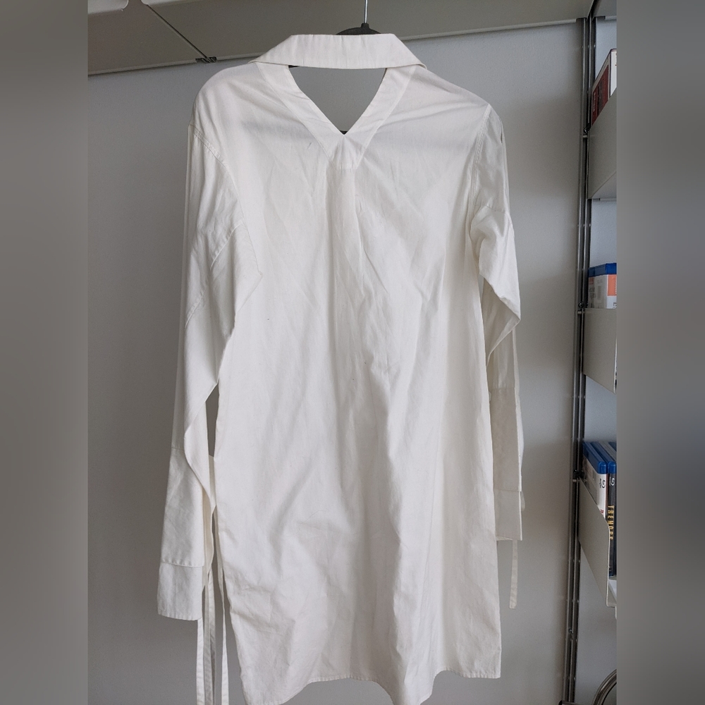 Avant Garde Minimalist White Tome Button Down